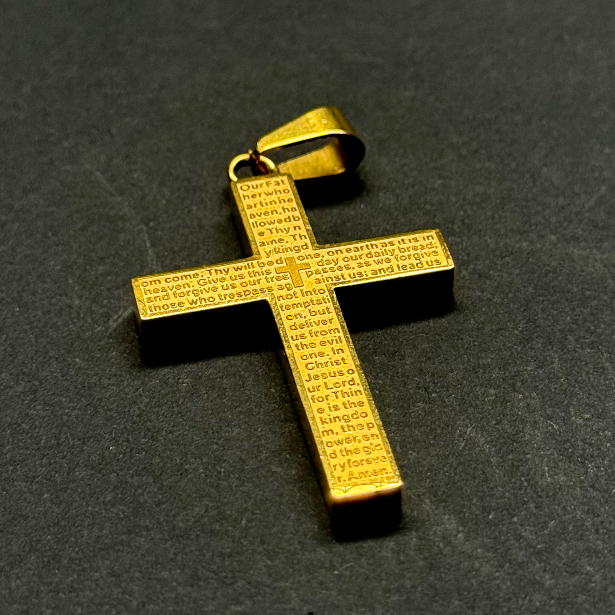 Dije Cruz Letras en oro laminado 18K