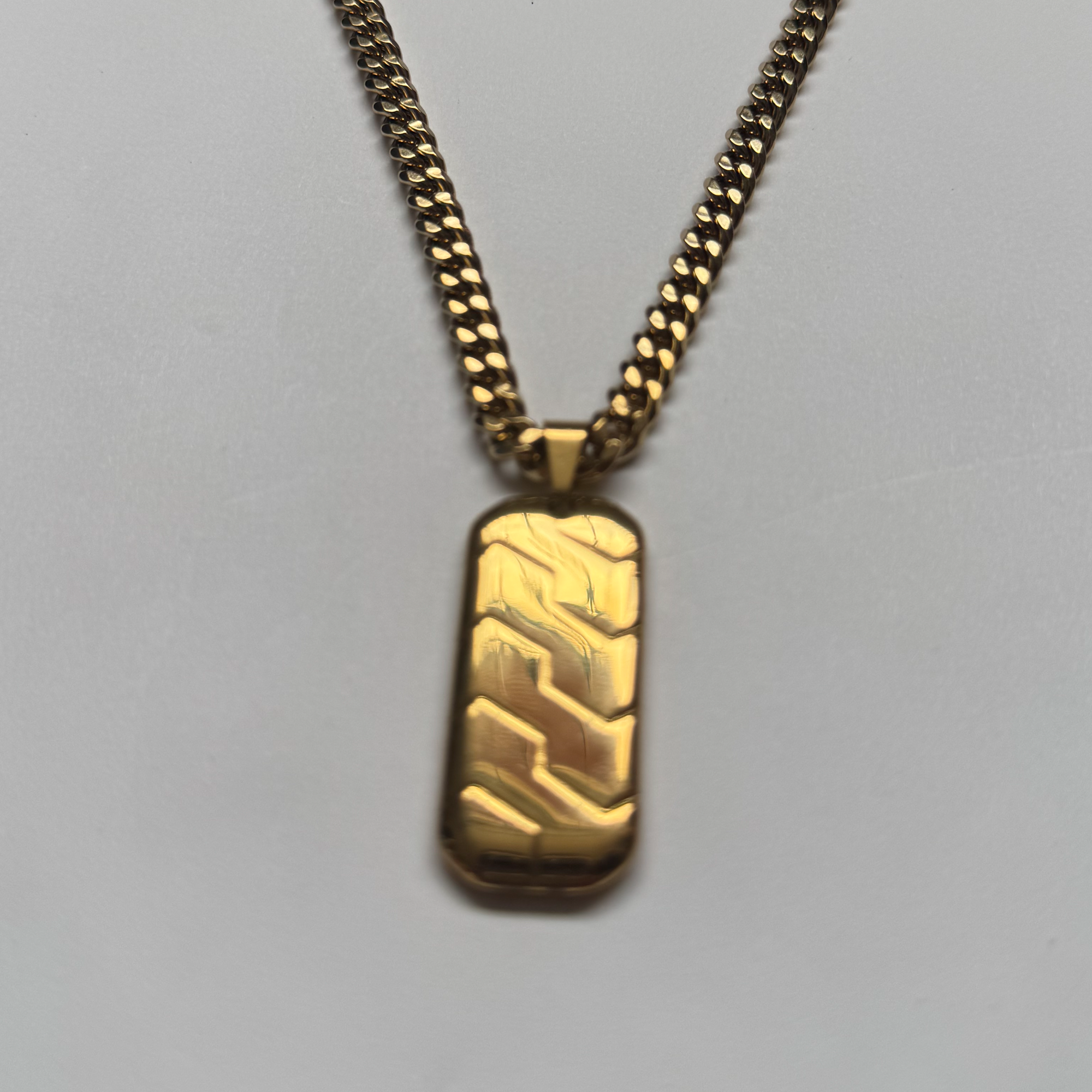 Dije Roblox en oro laminado 18K
