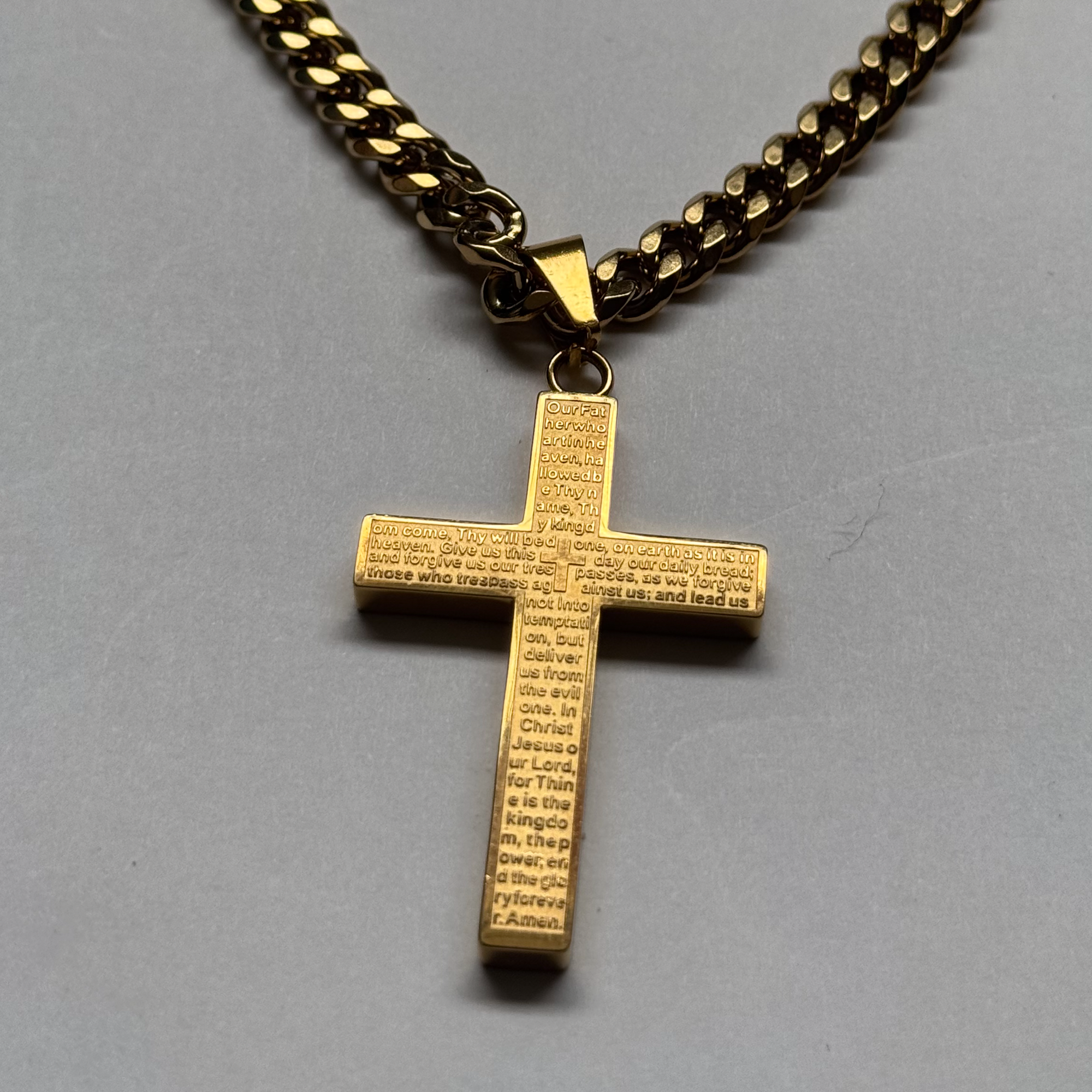 Dije Cruz Letras en oro laminado 18K